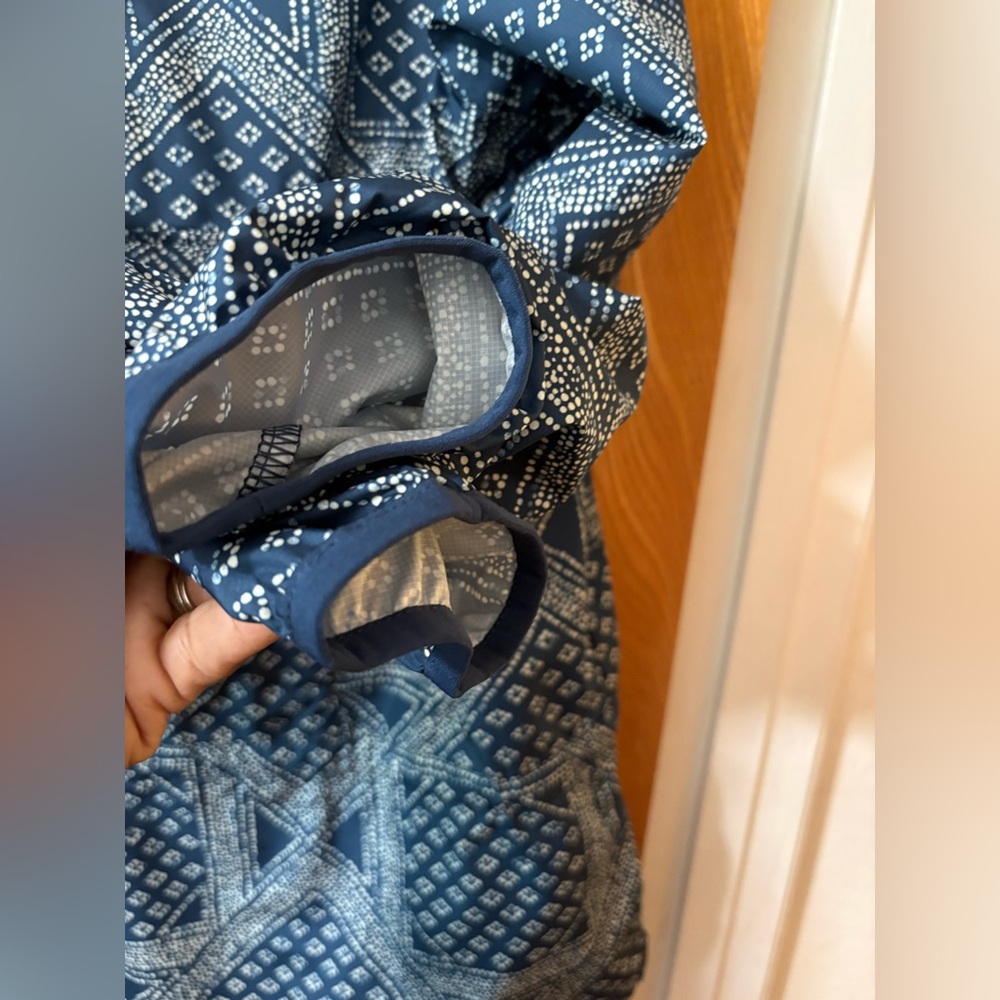 The North Face Blue and white bandana Patterned Anorack Jacket XL - Picture 13 of 15